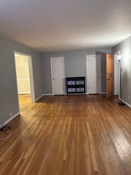 Building Photo - 3416 Grove Ave