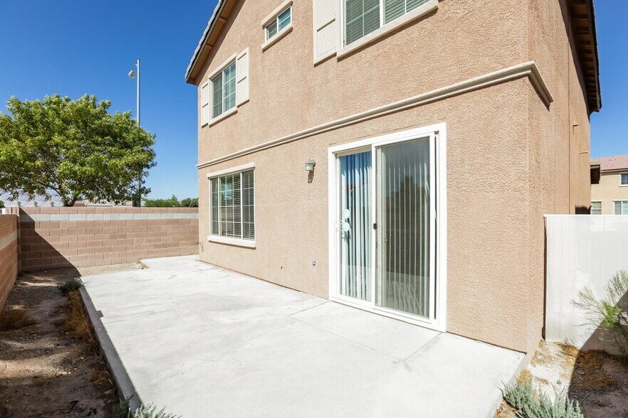 Building Photo - 4477 Oberlander Ave