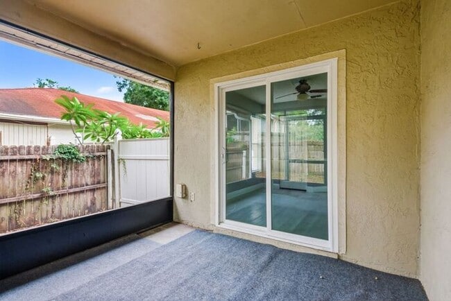 Building Photo - Single Family Home in Lake St George