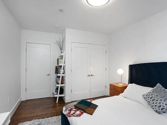 Building Photo - 304 Pavonia Ave