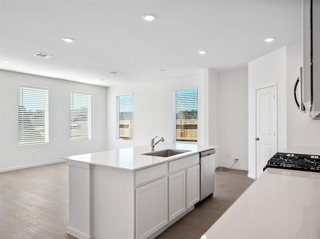 Building Photo - 826 Ridgewood Clfs Ct