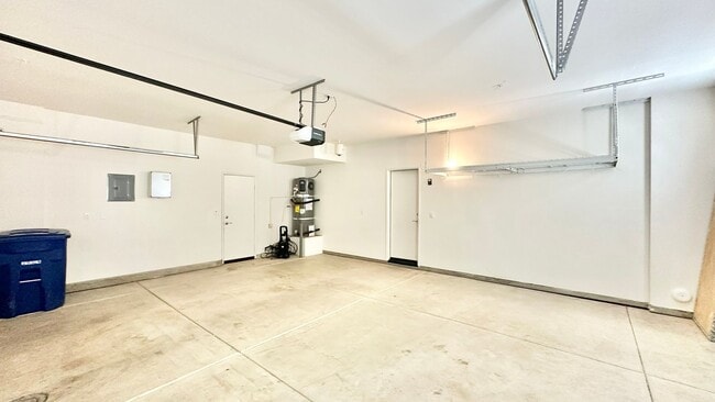 Building Photo - Beautiful Newer Construction Two-Story Home in Bonsall, Minutes to Everything!