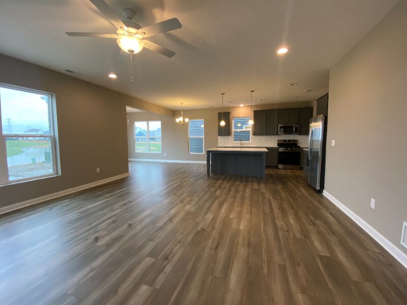 Building Photo - 7023 Unitas Lp