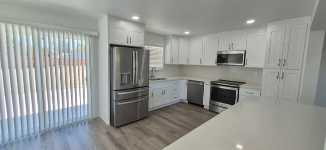 Building Photo - 132 Hyannis Ct