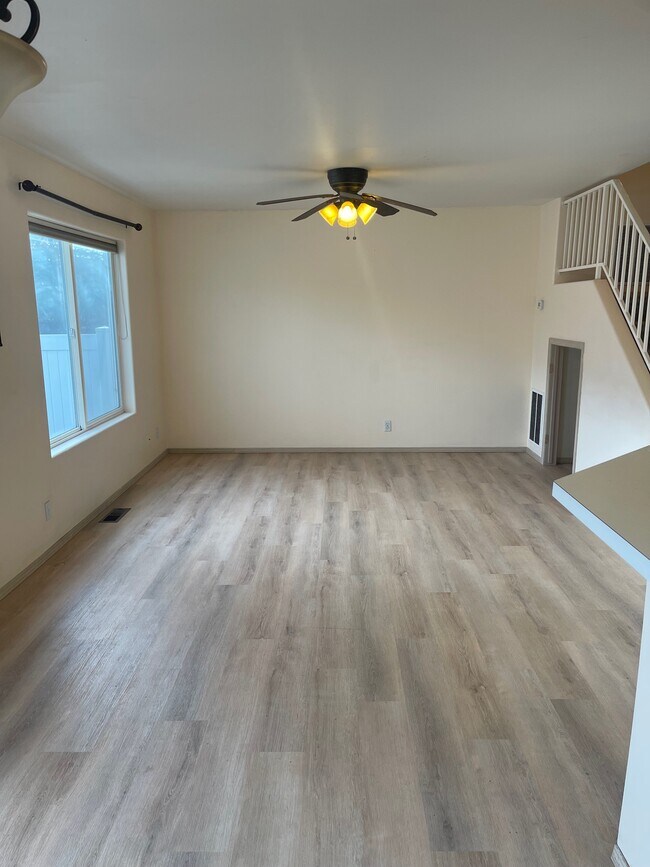 Building Photo - 124 Lambert Ct