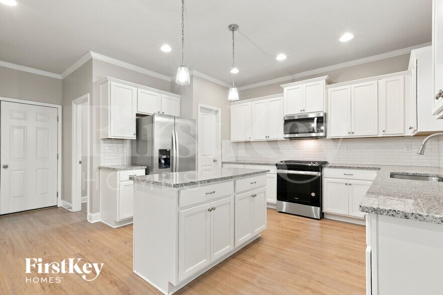 Building Photo - 3929 Camden Ct