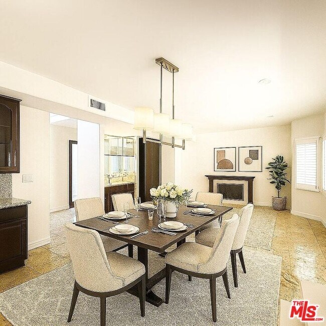 Building Photo - 15020 Encanto Dr