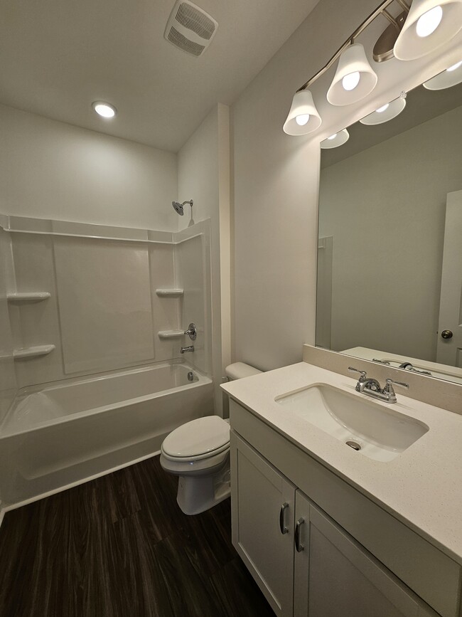 Building Photo - 129 Rosebush Ln