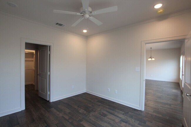 Building Photo - Luxury 3 Bedroom 2 Bath Townhomes in Bulla...