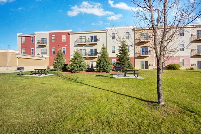 Building Photo - Heritage Village