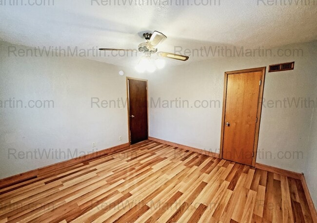 Building Photo - 1112-1114 Byron Ave