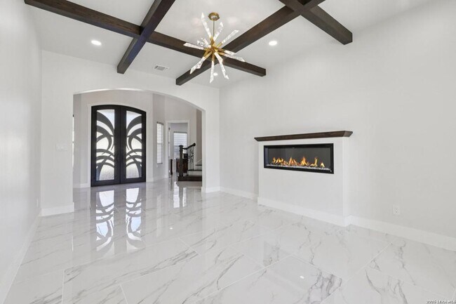 Building Photo - 10014 Ivory Canyon