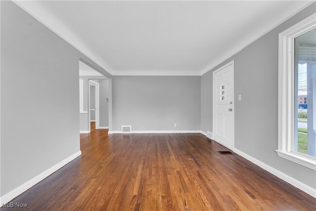 Building Photo - 22750 Tracy Ave