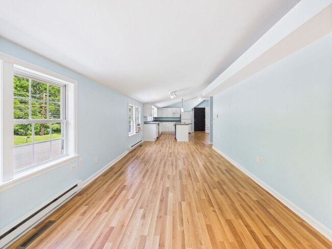 Building Photo - Charming 2-Bedroom near Gypsy Hill Park