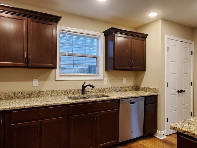 Building Photo - 843 Crestone Ln