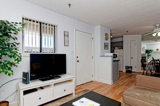 Building Photo - Furnished 2BR/2BA on Hilton Head - Hilton Head Resort Community - Available Now