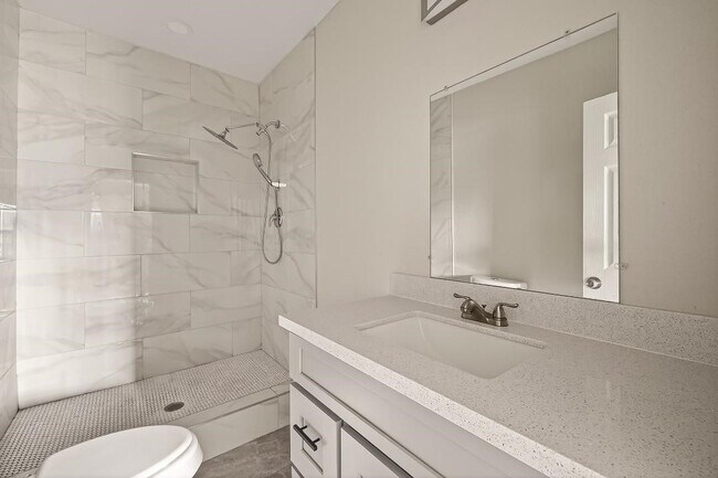 Building Photo - 1618 Palmwood Dr