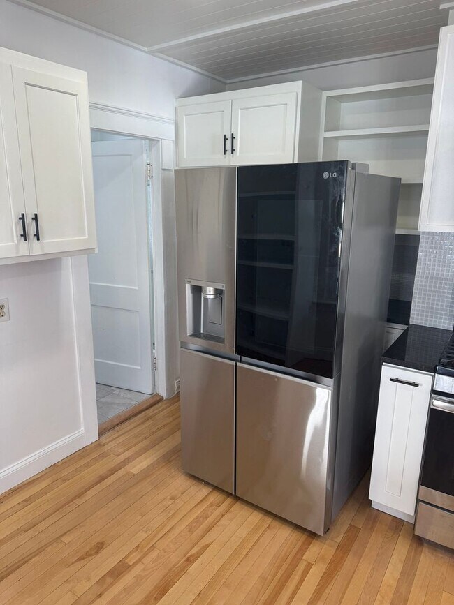 Building Photo - 2-4 Harding St