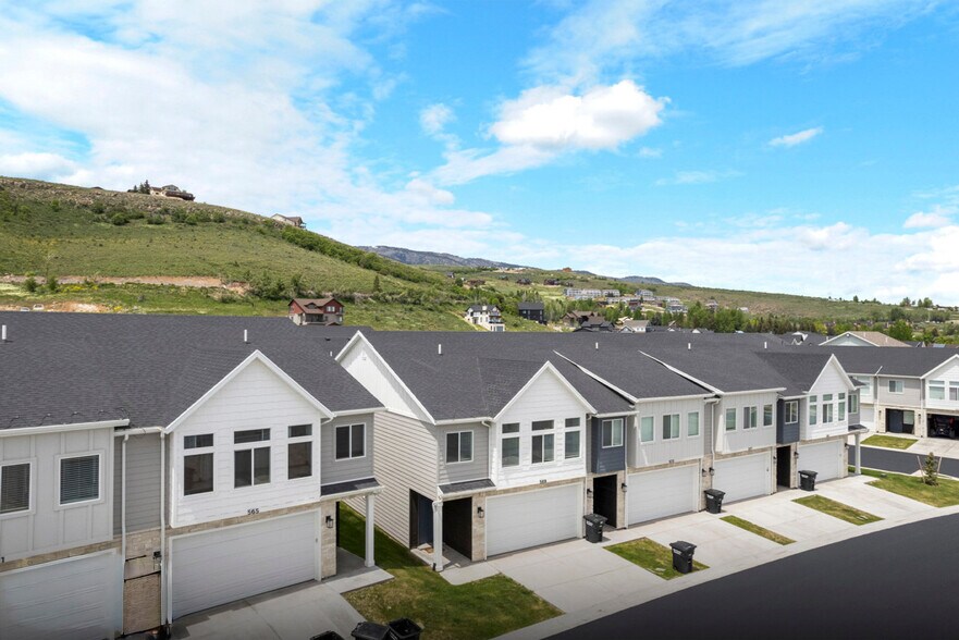 Building Photo - 569 Richland Vly St