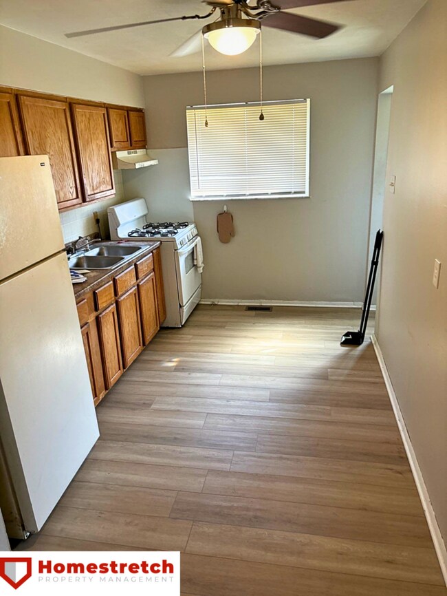 Building Photo - 10104 Douglas Ct