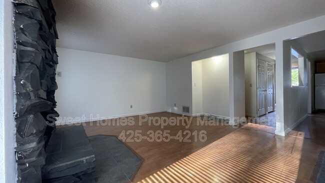 Building Photo - 1923 150th St S