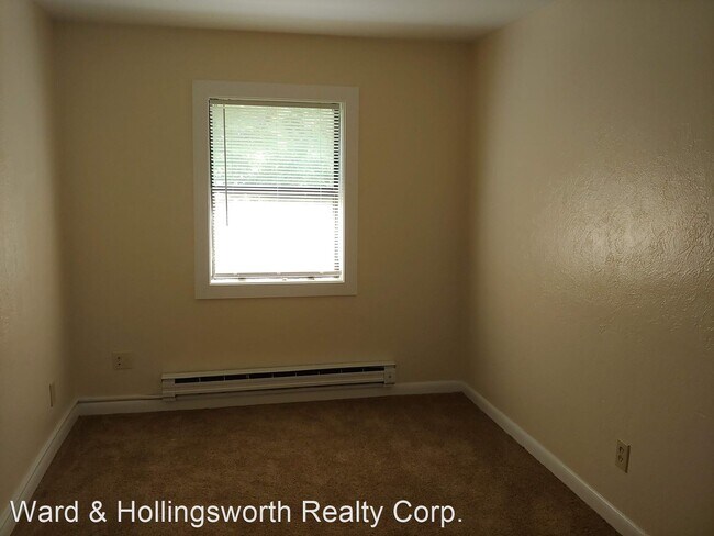 Building Photo - 2 br, 1 bath House - 942 Little Bay Avenue #4