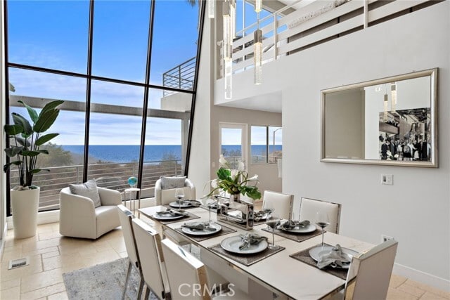 Building Photo - 1670 Del Mar Ave