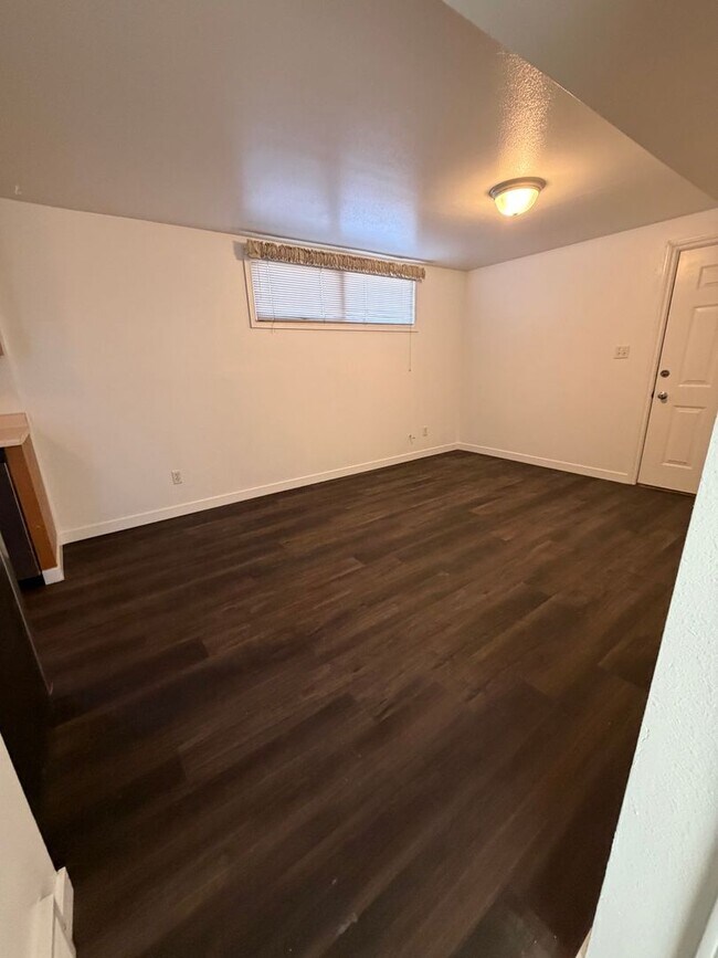 Building Photo - Viking Properties LLC - Duplex II