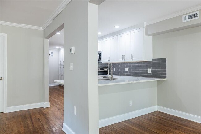 Building Photo - 2690 Camden Glen Ct