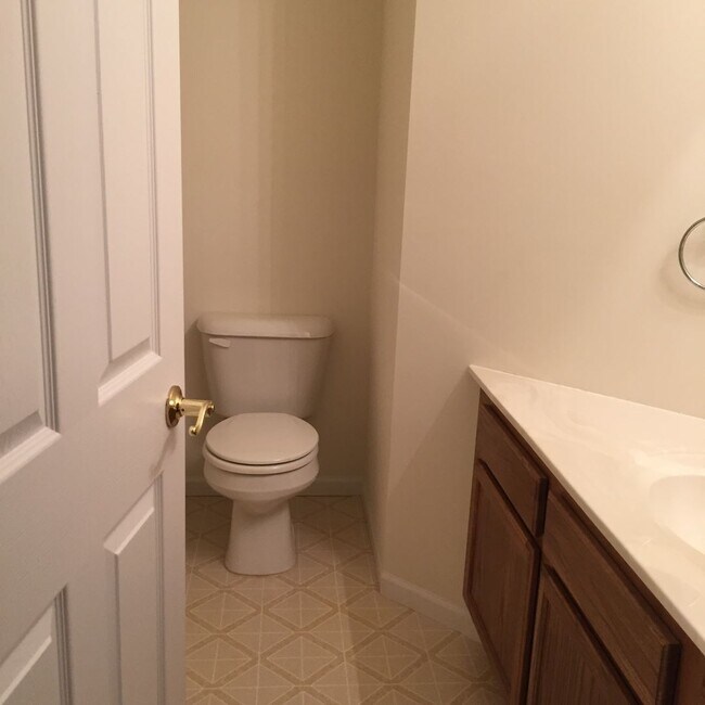 Building Photo - 2320 Willows Ct