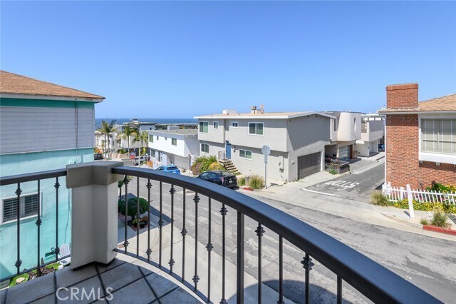 Building Photo - 216 23rd St