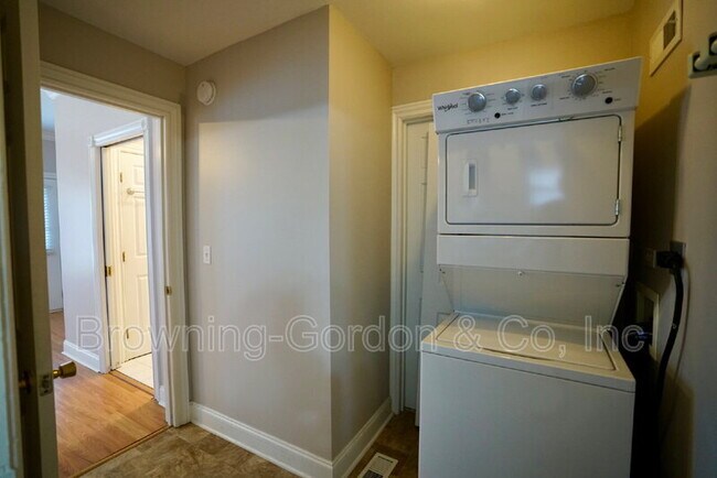 Building Photo - 1302 Caldwell Ave