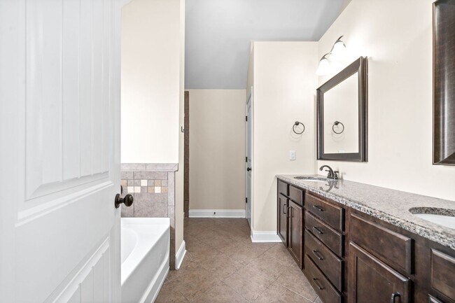 Building Photo - 2976 McManus Cir