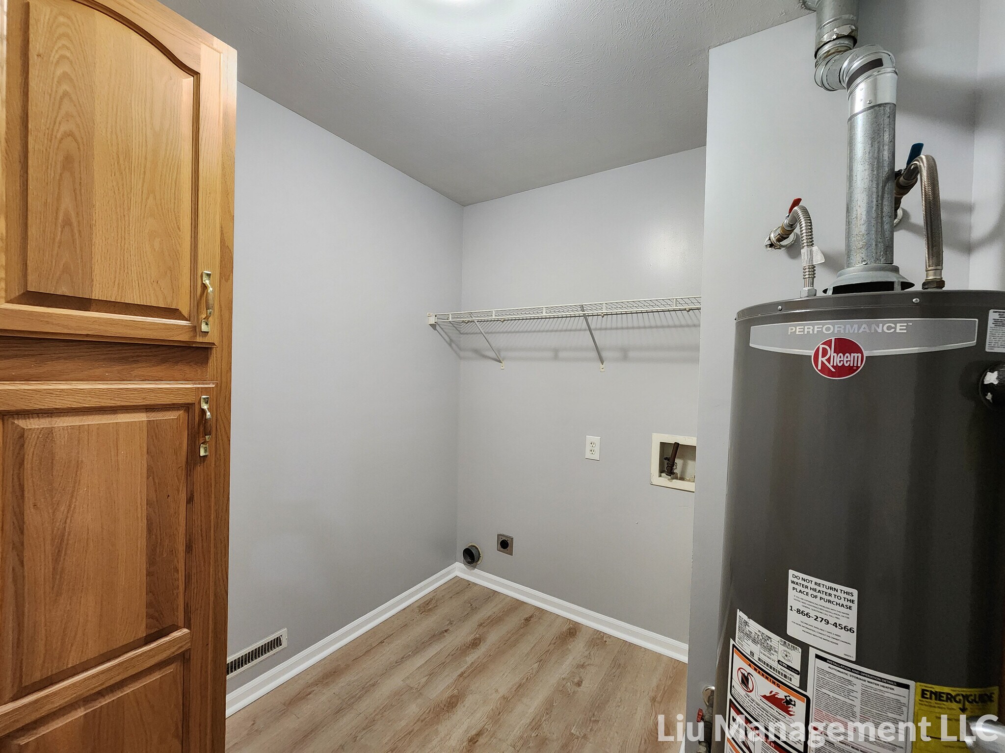 Building Photo - 1042 N Traub Ave