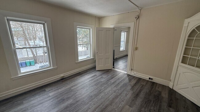 Interior Photo - 182 High Street