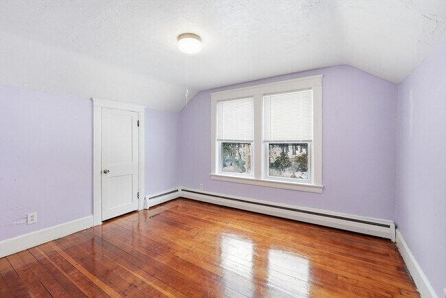 Building Photo - 26 Tower St