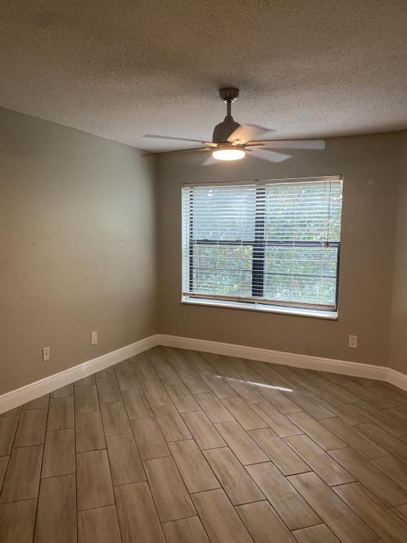 Building Photo - 3950 Atrium Dr