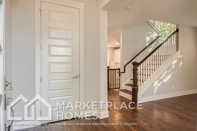 Building Photo - 1802 Porter Ave