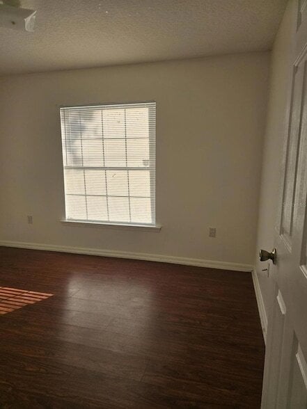 Building Photo - 307 Erie Ct