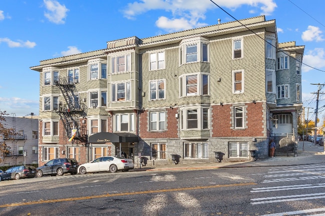 Building Photo - 1703 Bellevue Ave