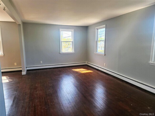 Building Photo - 776 Montauk Hwy