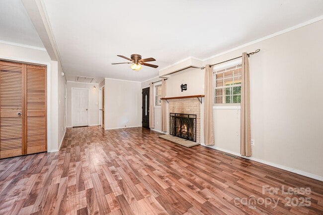 Building Photo - 6118 S Rocky River Rd