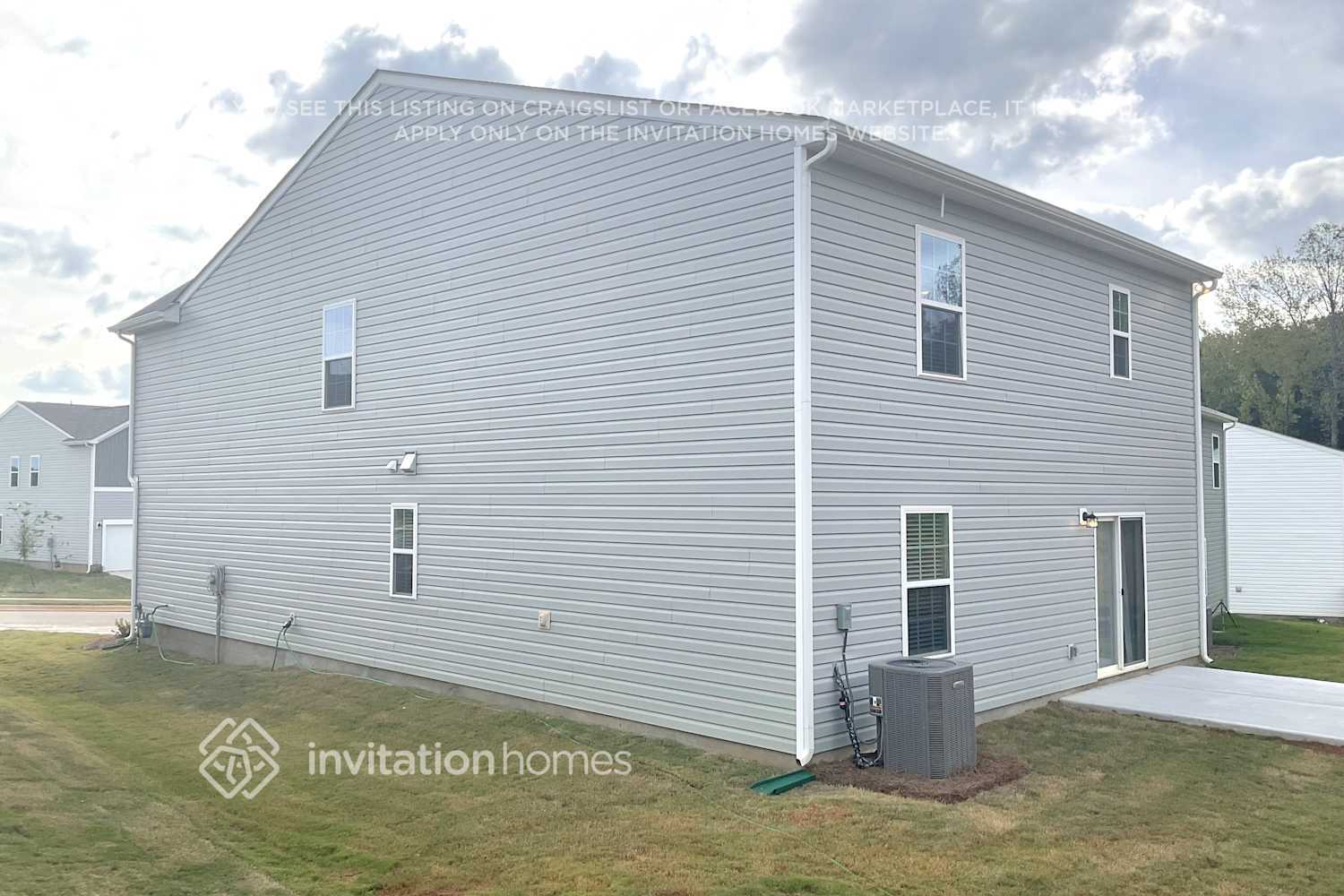 Building Photo - 121 Hazelnut Wy