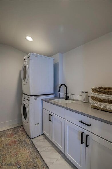 Building Photo - 1415 Windrow Dr