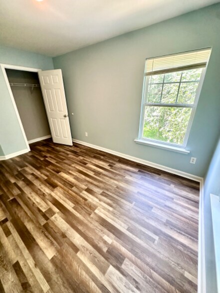 Building Photo - 2231 Raven Rd