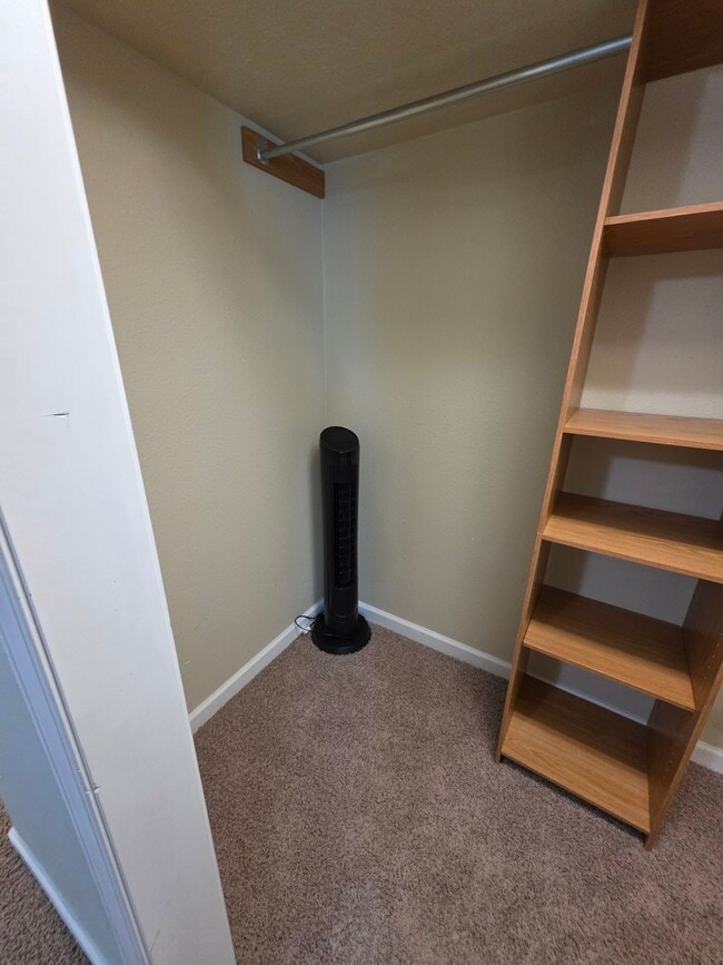 Building Photo - Oasis on F