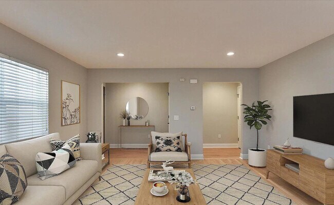 Building Photo - 819 S 42nd St