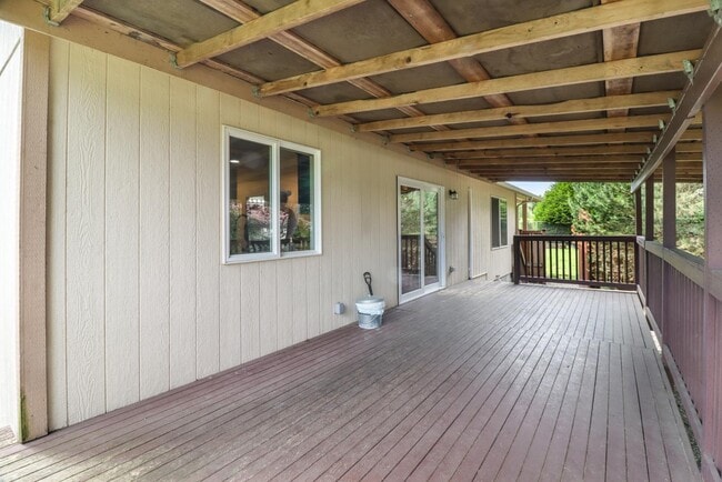 Building Photo - 9048 Pepperidge Ln SE