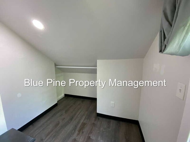Building Photo - 306 Lawton St