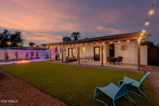 Building Photo - 6929 E 6th St